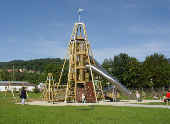 Продажа  торговой марки, ноу-хау, станков и материалов по производству детских площадок в Польше